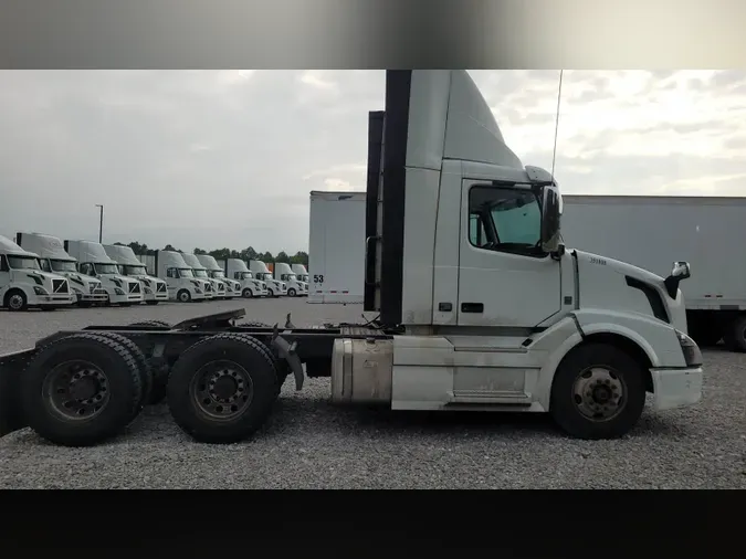 2018 Volvo VNL300