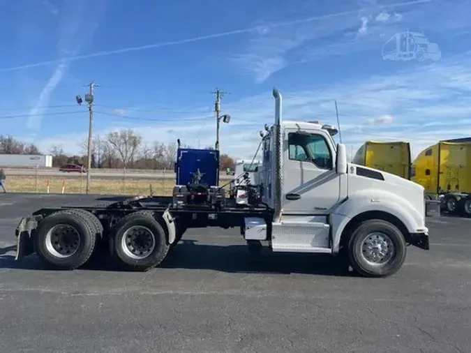 2017 KENWORTH T880