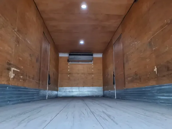 2020 FREIGHTLINER M2 106