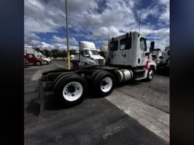 2018 FREIGHTLINER CASCADIA 125