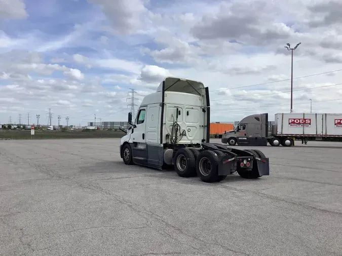 2021 Freightliner Cascadia 126