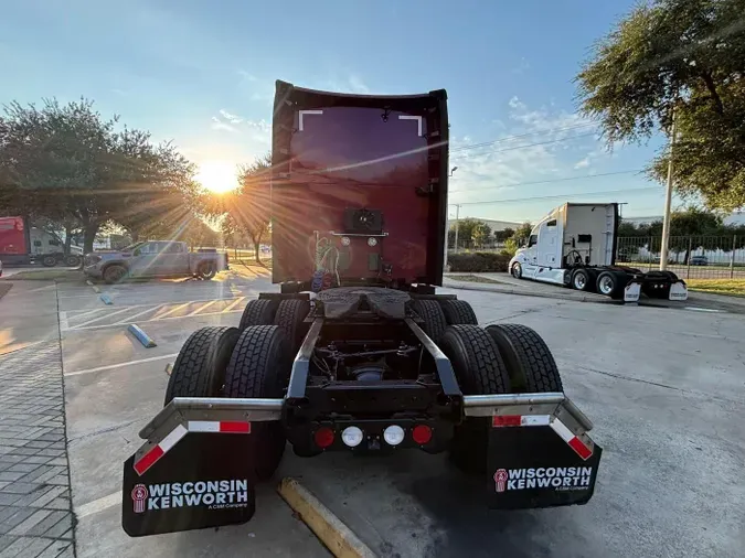 2022 Kenworth T680