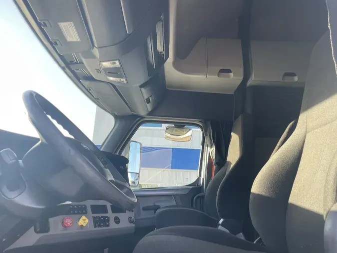 2019 Freightliner Cascadia 126