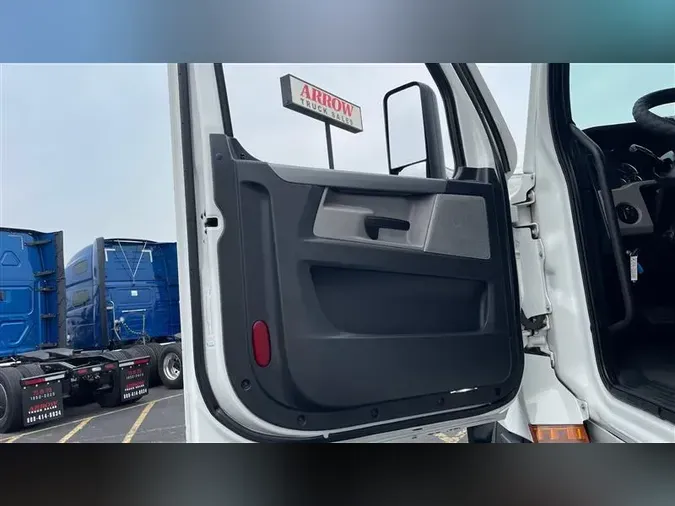 2022 FREIGHTLINER CA126