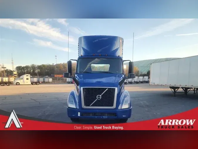 2021 VOLVO VNR300