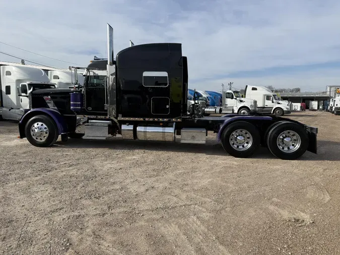 2024 Peterbilt 389