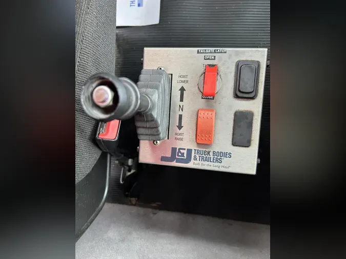2020 Peterbilt 365
