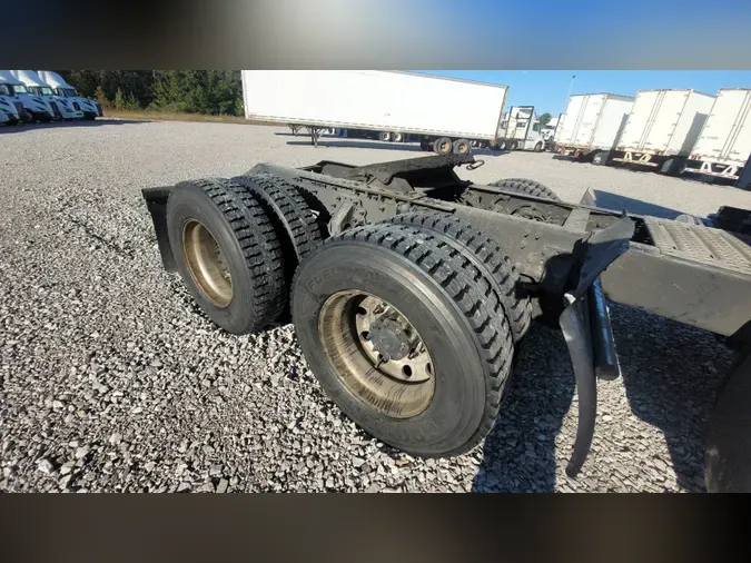 2019 Volvo VNL 740
