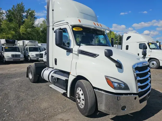 2019 FREIGHTLINER NEW CASCADIA 126cab6be78acf29bcc58255a96e9a7b45f