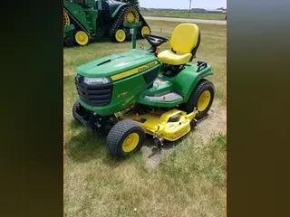 2017 John Deere X730