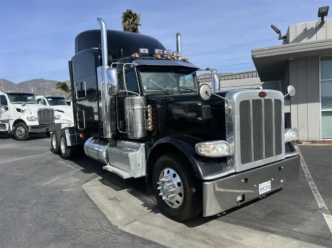 2017 Peterbilt 389