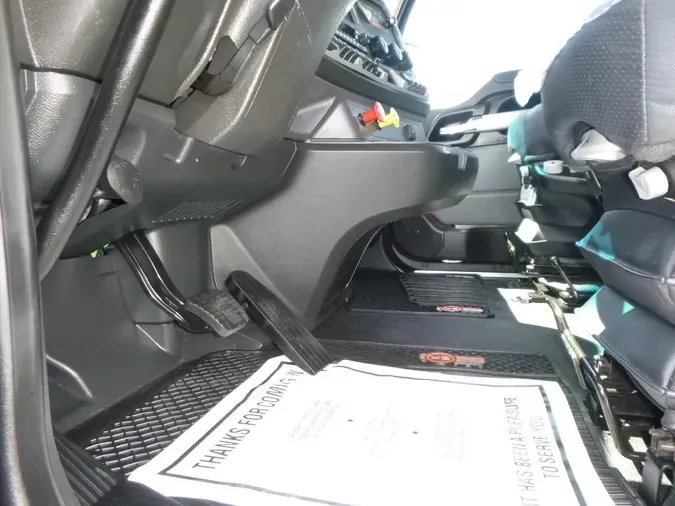 2023 Kenworth T680cabf0324f371d5c3b7c78fc4becc7496