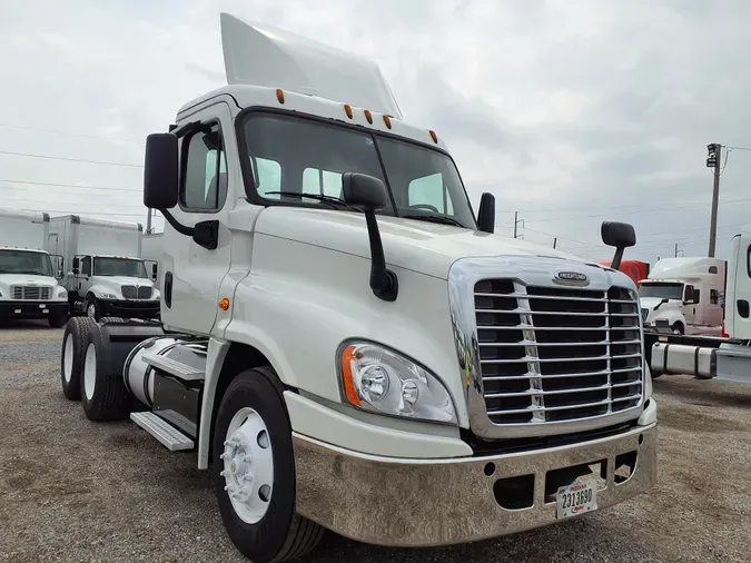 2016 FREIGHTLINER/MERCEDES CASCADIA 125