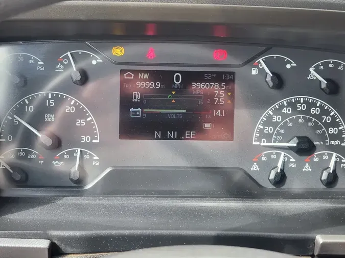 2023 VOLVO VNL64T760