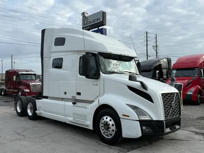 2020 Volvo VNL64T760