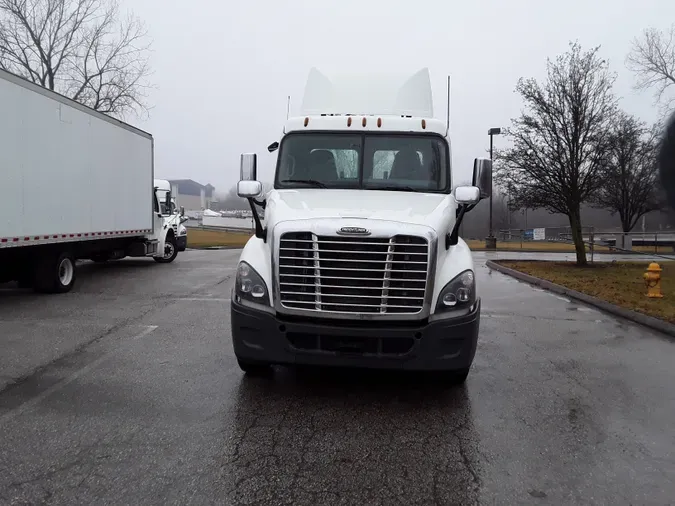 2018 FREIGHTLINER/MERCEDES CASCADIA 125