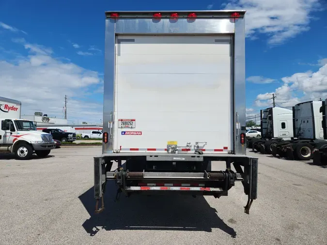 2018 FREIGHTLINER/MERCEDES M2 106