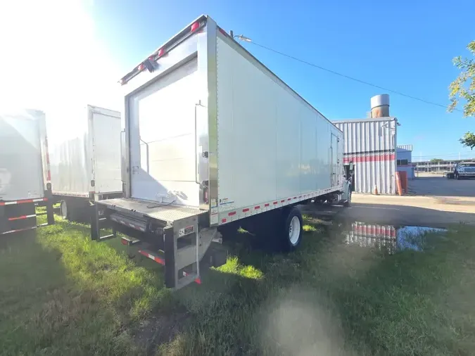 2018 FREIGHTLINER M2 106