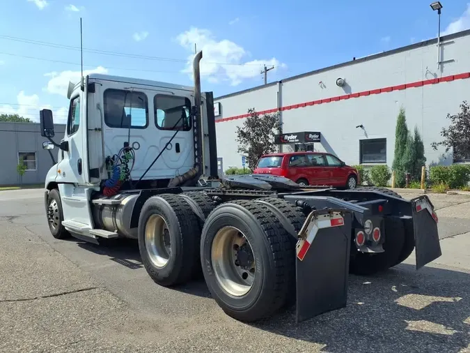 2019 FREIGHTLINER CASCADIA 125