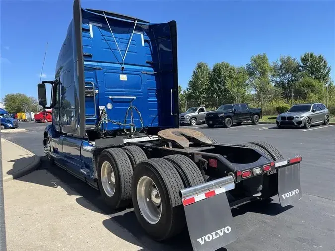 2019 VOLVO VNL760