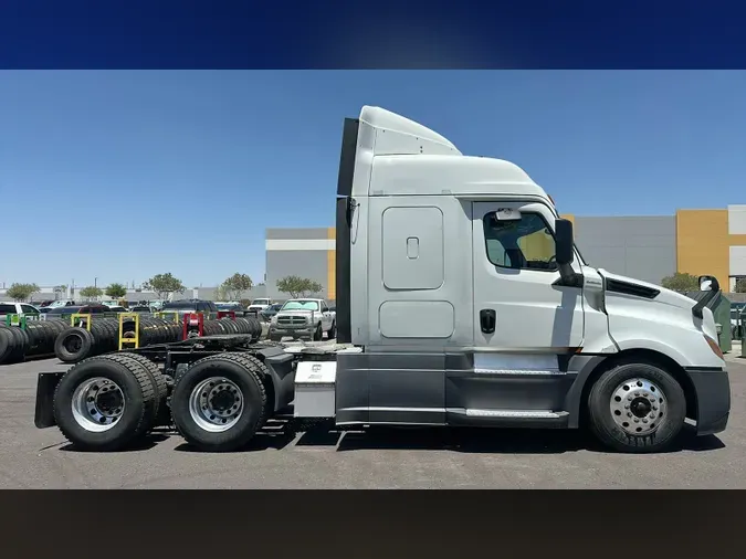2020 Freightliner Cascadia