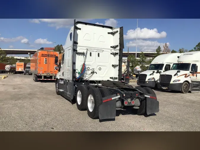 2021 Freightliner Cascadia