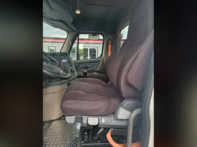 2016 FREIGHTLINER/MERCEDES CASCADIA 125