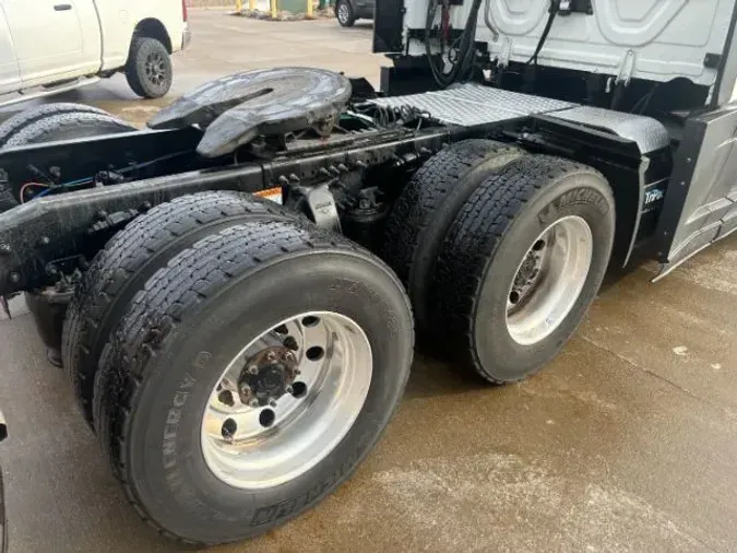 2022 Freightliner Cascadia 126cad15e94b6e00ac3c56164a5cfdb0de7