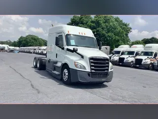 2021 Freightliner Cascadia 126