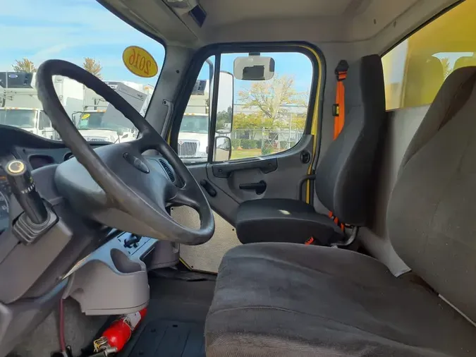 2016 FREIGHTLINER/MERCEDES M2 106