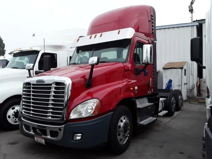 2017 FREIGHTLINER/MERCEDES CASCADIA 125