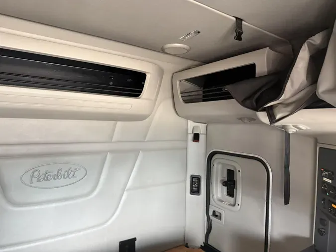 2022 Peterbilt 579