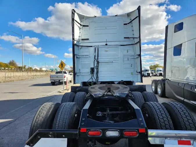 2024 VOLVO VNL64T760