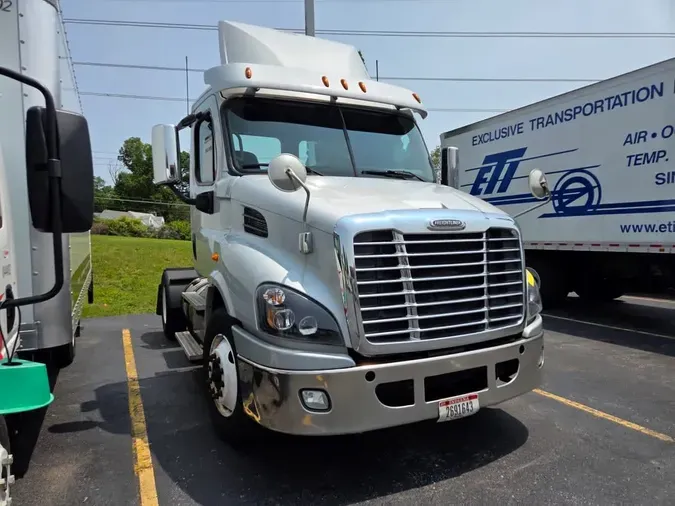 2018 FREIGHTLINER CASCADIA 113