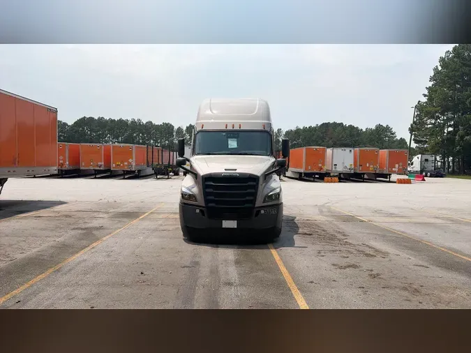 2023 Freightliner Cascadia 126