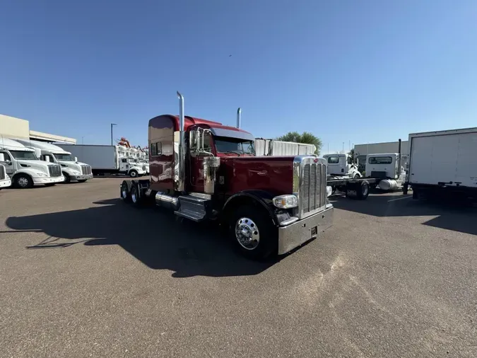 2023 Peterbilt 389