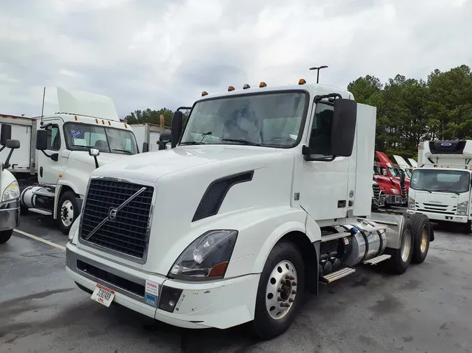 2017 VOLVO VNL64TRACTOR