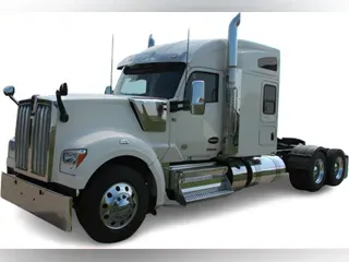 2022 Kenworth W990