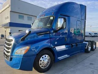 2020 Freightliner Cascadia 126