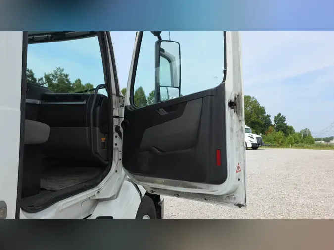 2019 Volvo VNL300