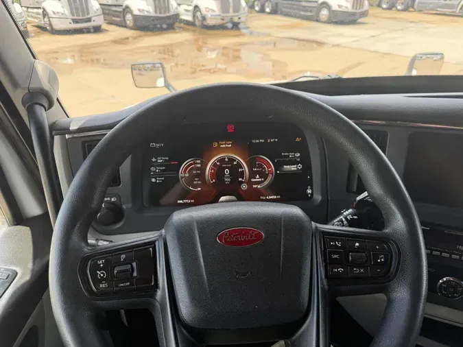 2022 Peterbilt 579caec9f8053d123f84ec37e7caf6ec569