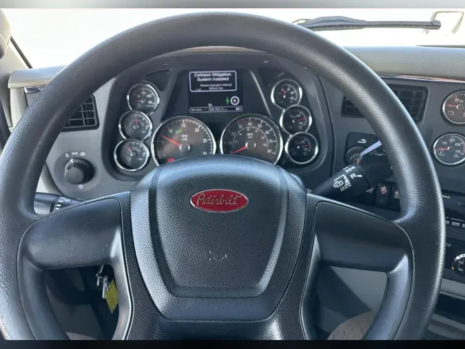 2022 Peterbilt 579