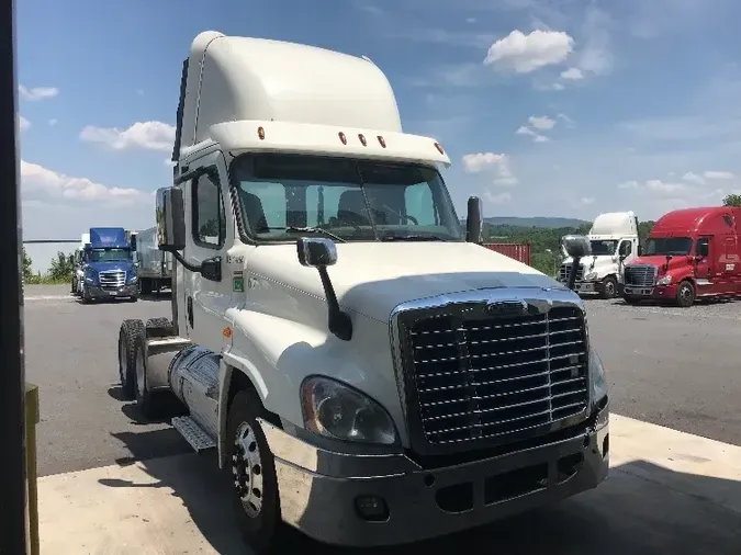 2017 Freightliner X12564STcaef3d8ed5c8bfed8f69fbe61514f0f0