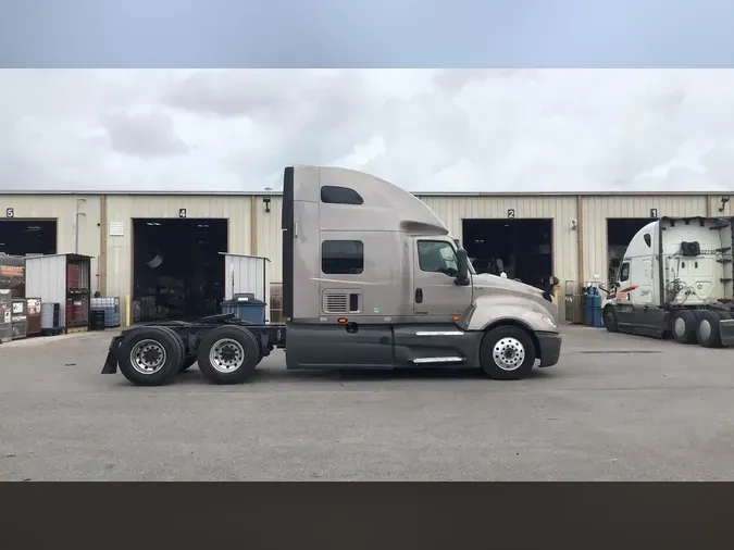 2022 International LT