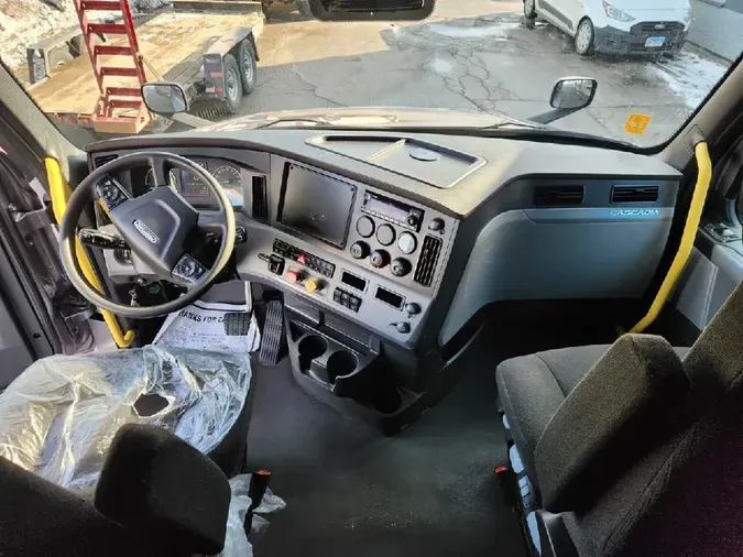 2022 FREIGHTLINER Cascadia 126caf13c761c0266471bc2cef578589537