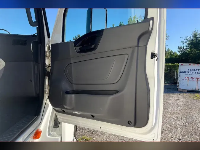2022 INT LT625 6x4