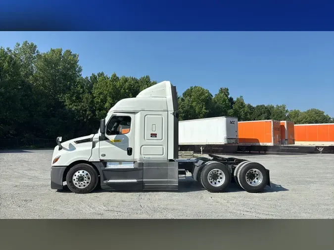 2022 Freightliner Cascadia 126caf4cc1a3507f427a294b7202a5ddb62