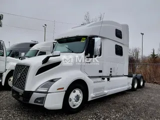 2021 VOLVO VNL64T860