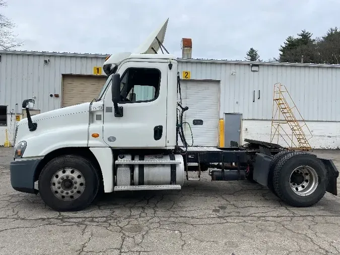 2017 Freightliner X12542ST