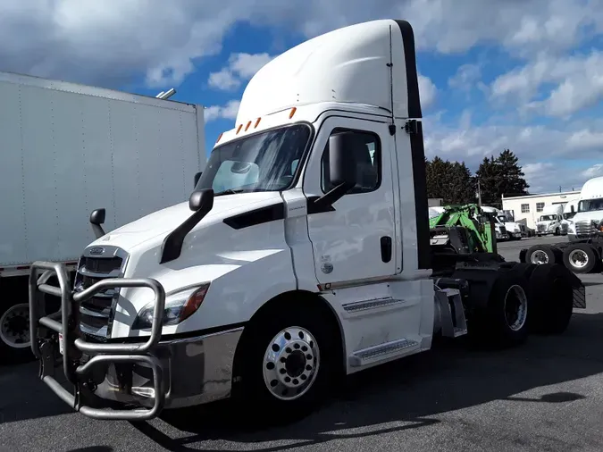 2020 FREIGHTLINER/MERCEDES NEW CASCADIA 116caf9331bb4c671e87a1fcd2b5df9ff43